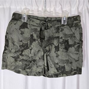 Calvin Klein Women's Green Belted Shorts NWT Sz 10